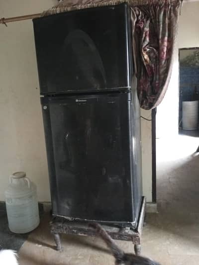dawlance fridg urgent sale