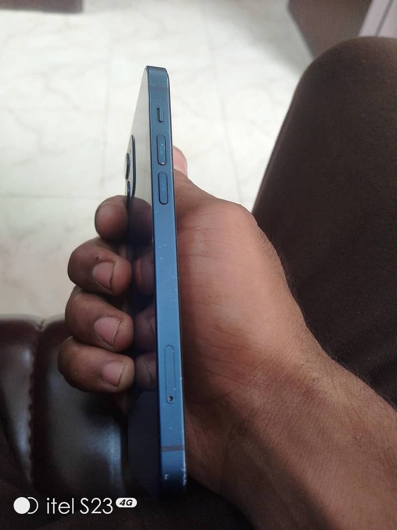 Apple iPhone 12 2