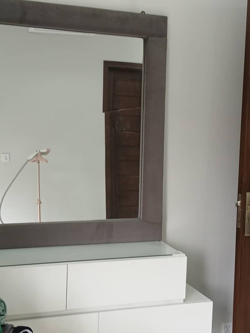 dressing table 1