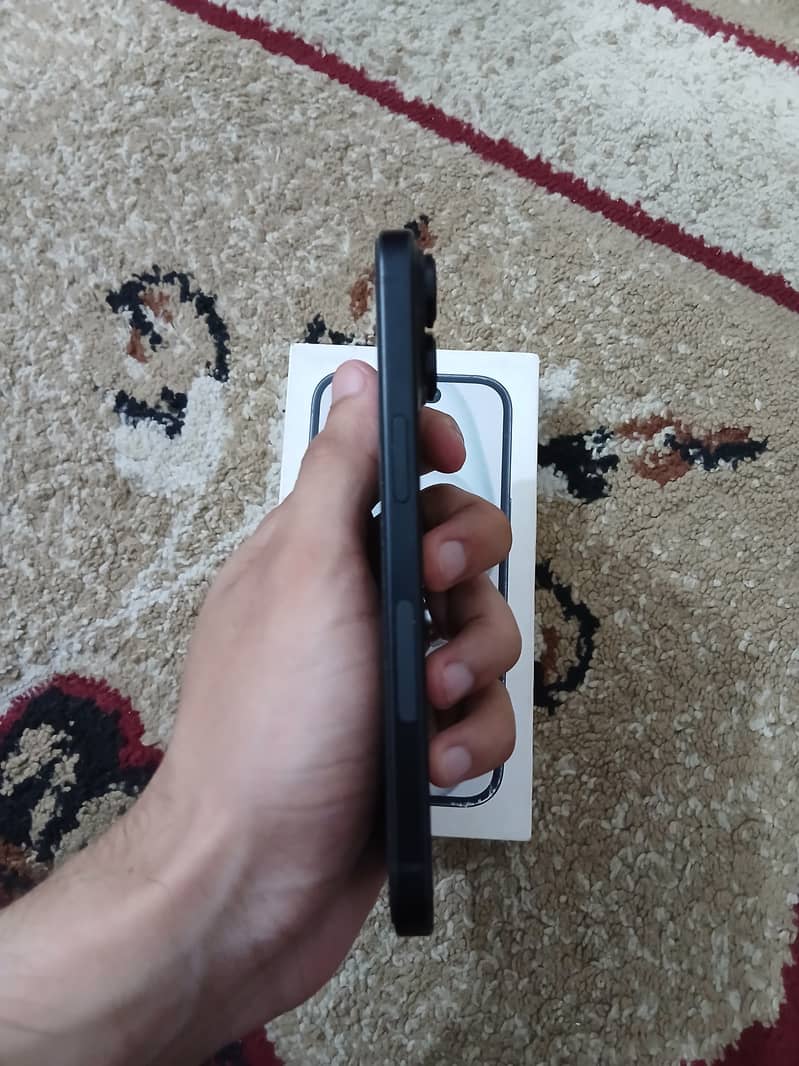 Apple iPhone 15 3