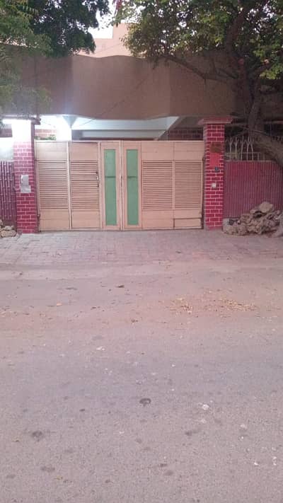 Portion available for rent dha Phase 7 khy e saadi