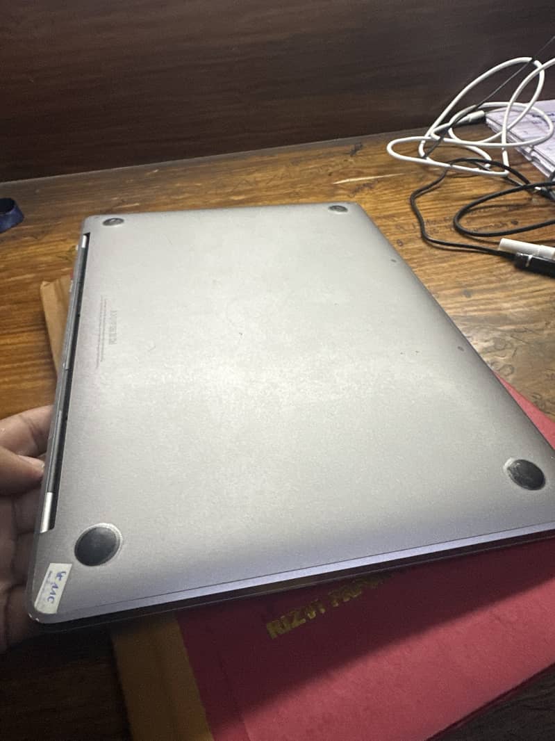Apple Macbook Pro, 2017 1