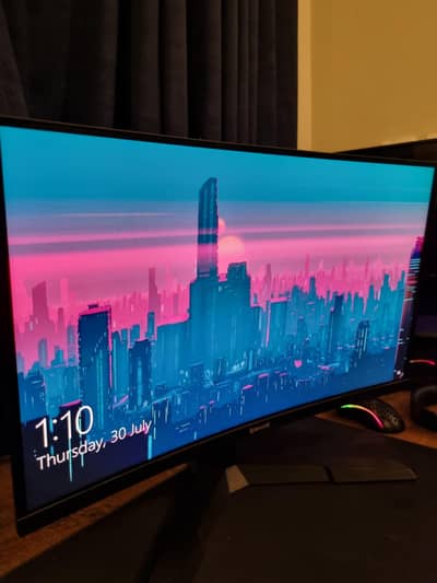 Redragon Pearl Curved Gaming Monitor