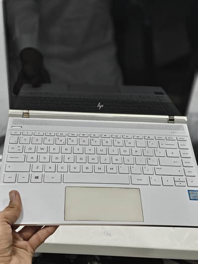 Hp spectre cor i7 8 gen 8 gb ram 512 NVME Touch screen ultra slime