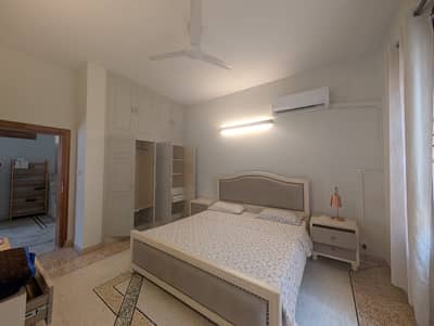 F-11 Excellent 500 SQY Furnished Upper Portion Proper 3 Bedrooms, Proper 3 Attached Bathrooms Modern Fittings Along With Tiled Flooring Drawing Dining, TV Lounge, Kitchen