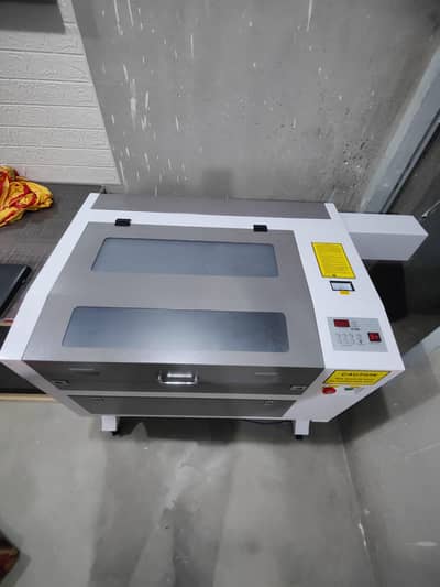 CO2 Laser cutting & Engraving machine M6040