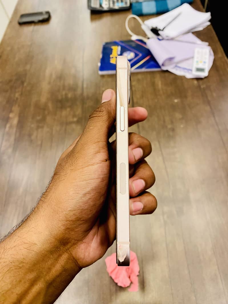 Apple iPhone 13 1