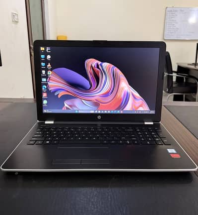 HP i7 16 GB RAM 256 GB SSD 4 GB AMD Graphics