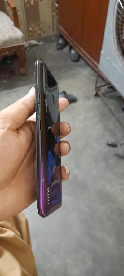 Tecno Spark 4