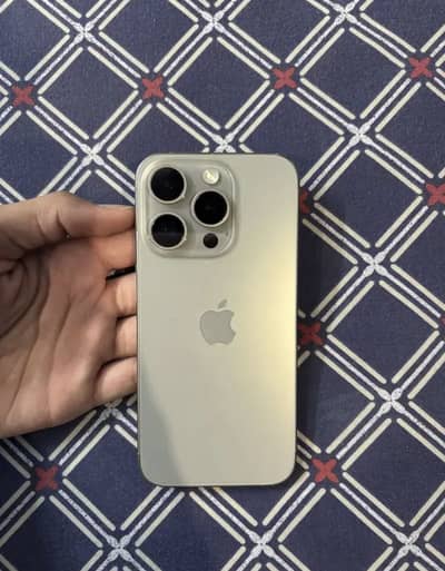 iPhone 15 Pro all ok factory unlock sim working
