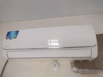 Kenwood 1.5 ton AC