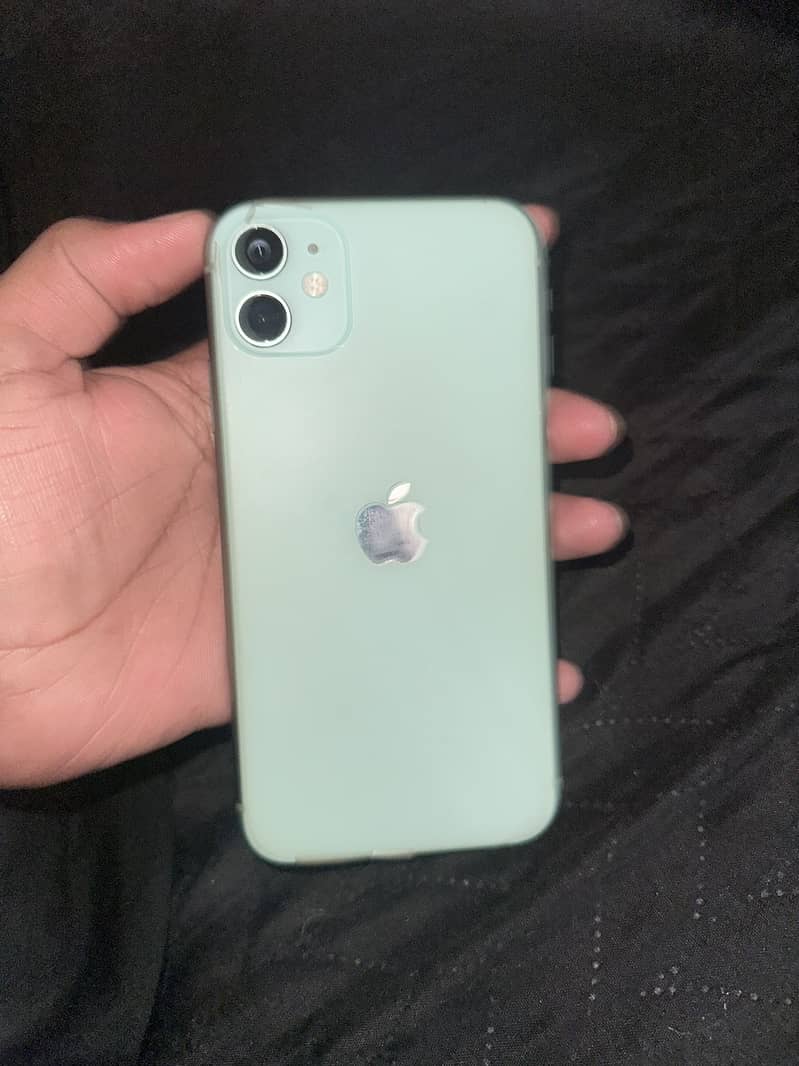 iPhone 11 4