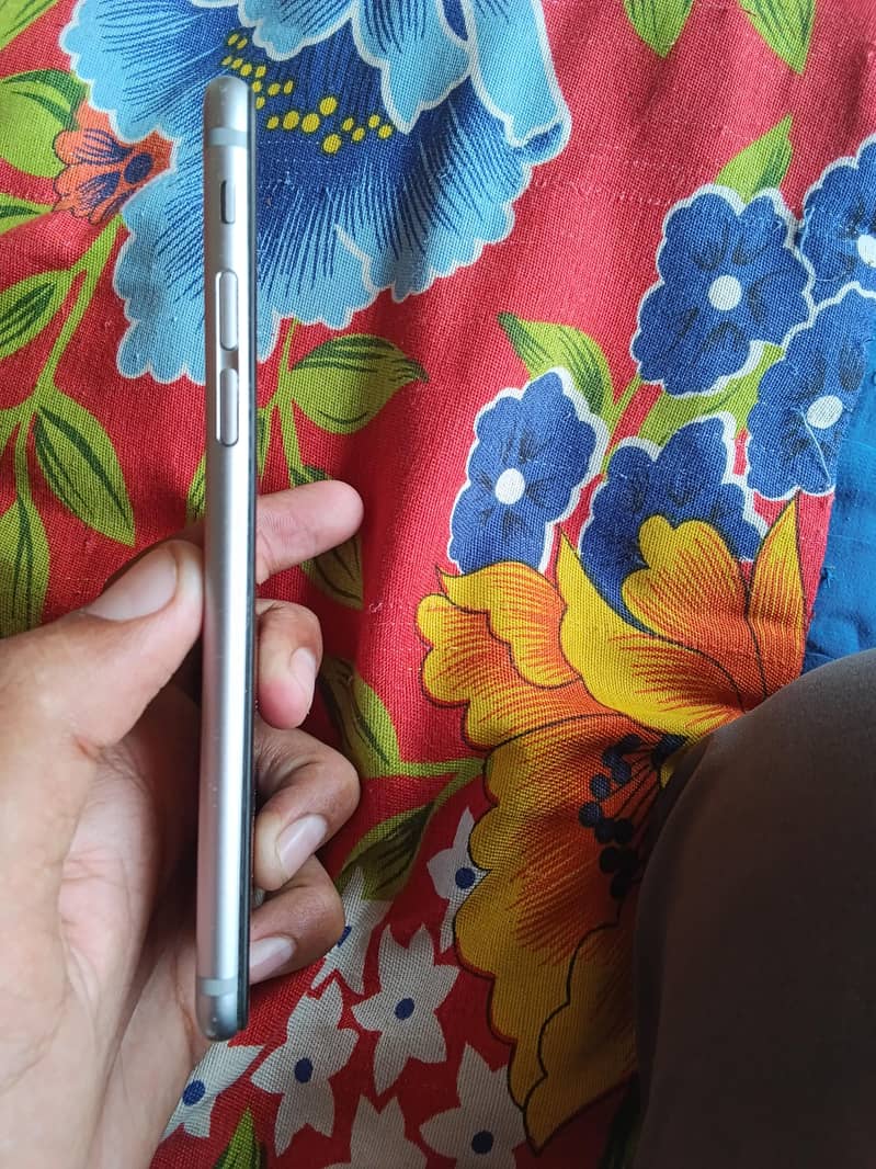 Apple iPhone 6 2