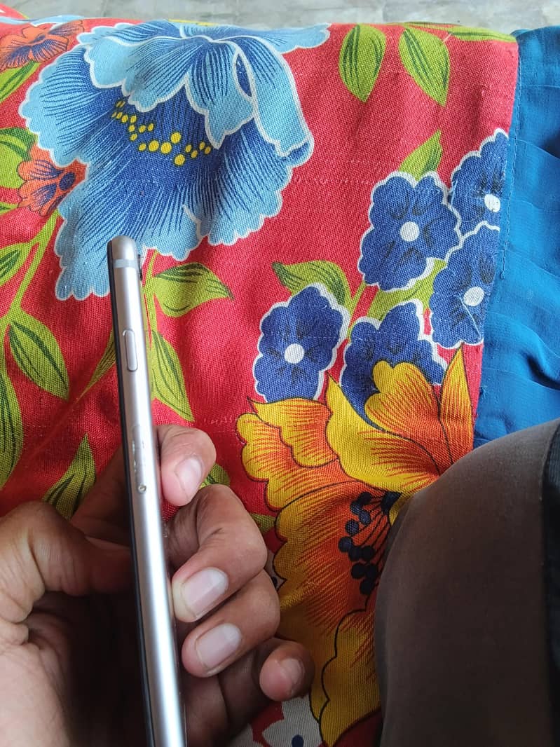 Apple iPhone 6 3