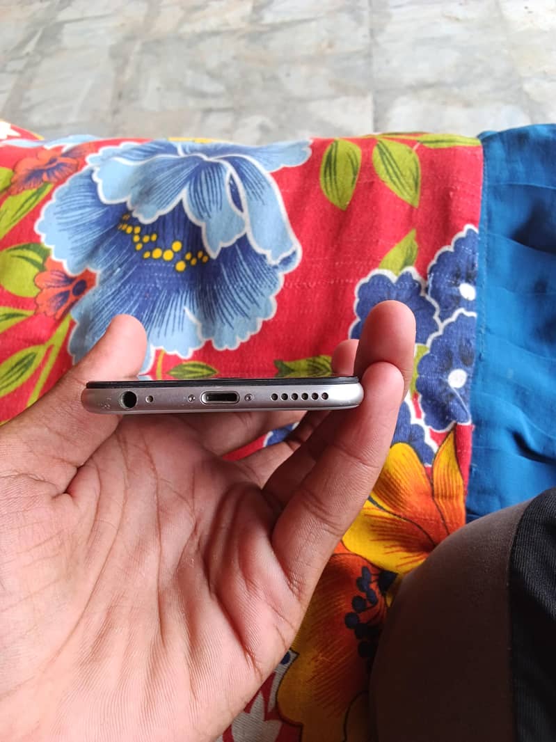 Apple iPhone 6 4