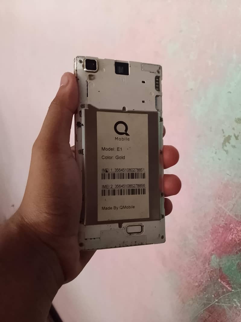 QMobile E1 1