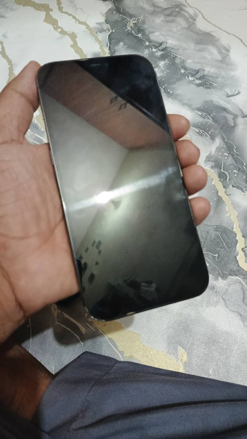 Iphone 12 pro max 1