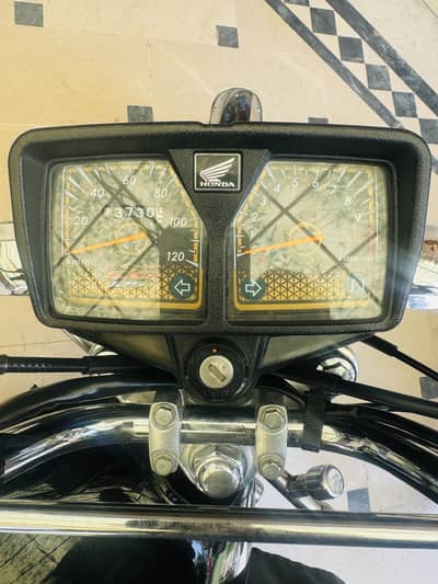Honda 125 gold edition