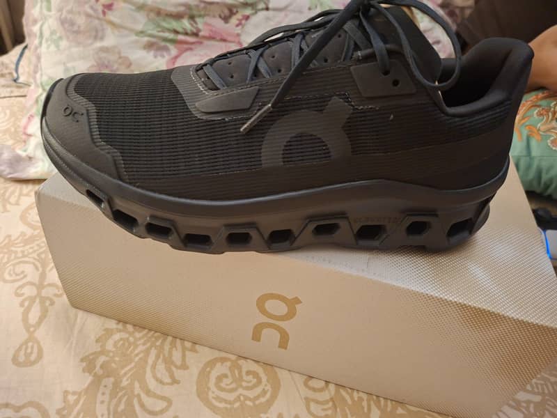 On Cloud Shoes - Cloudmonster Void 2