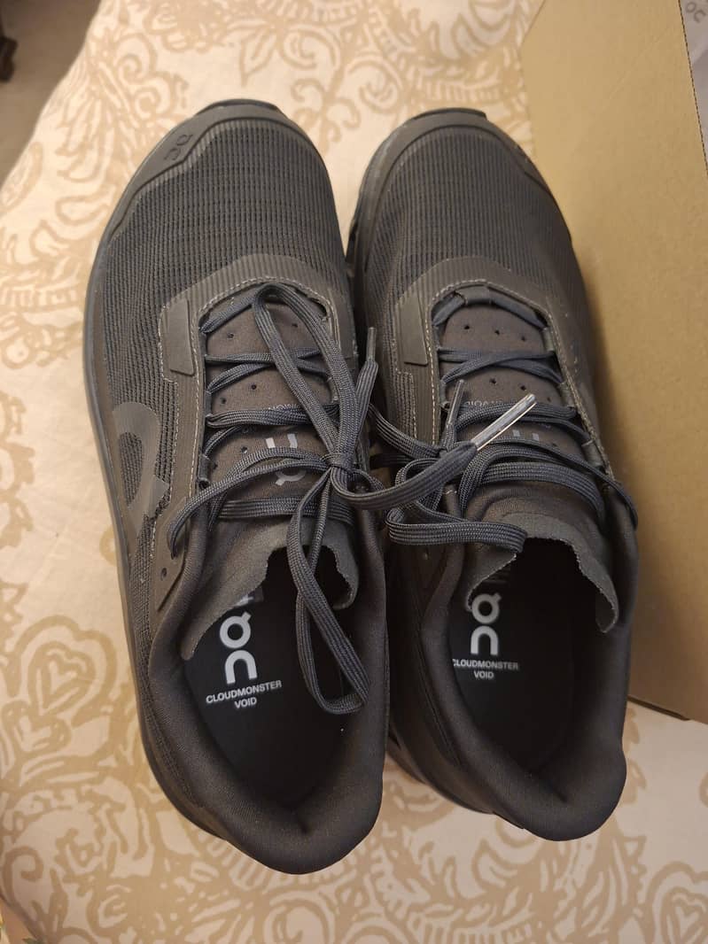 On Cloud Shoes - Cloudmonster Void 4