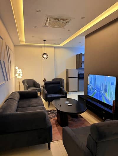 Brand new furnished apartment on daily basis in bahria town lahore