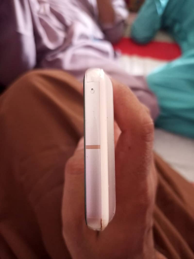 Google Pixel 8 3