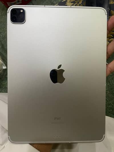 Ipad pro M1 (3rd gen) . 128GB. Minor corner  glass crack