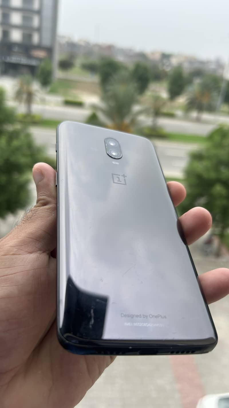 One Plus 6T 1