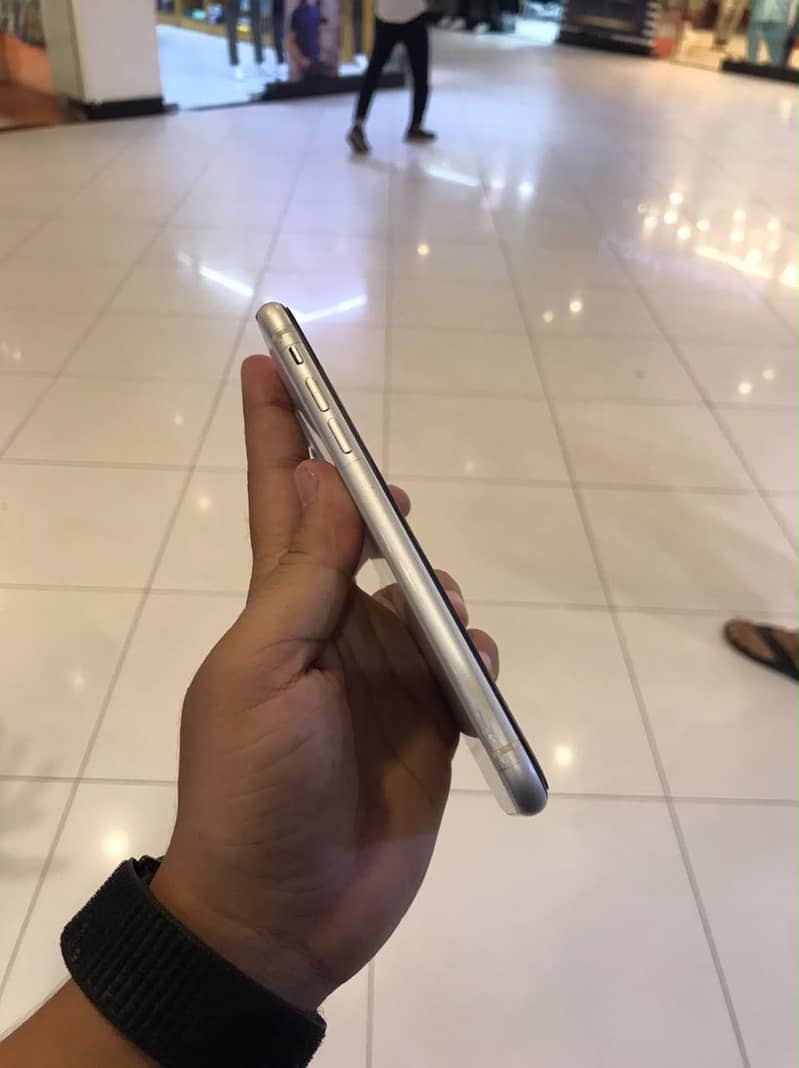 Apple iPhone 11 2