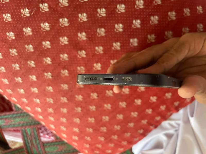 Apple iPhone 12 6