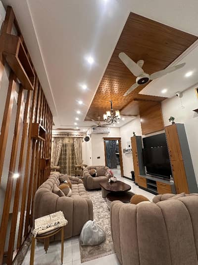 Bahria Town Rawalpindi Phase-8 Safari Valley The Most Prime Excellent Location Brand New Designer Used Lush Neat and Clean Condition 7 Marla Owner Build Owner Used Slightly Used Only 6 Months Used House For Sale