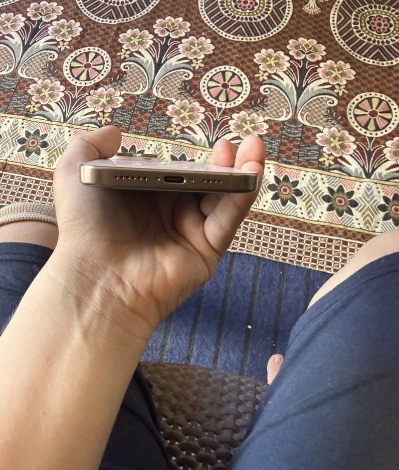 Apple iPhone 16 Pro Max 3