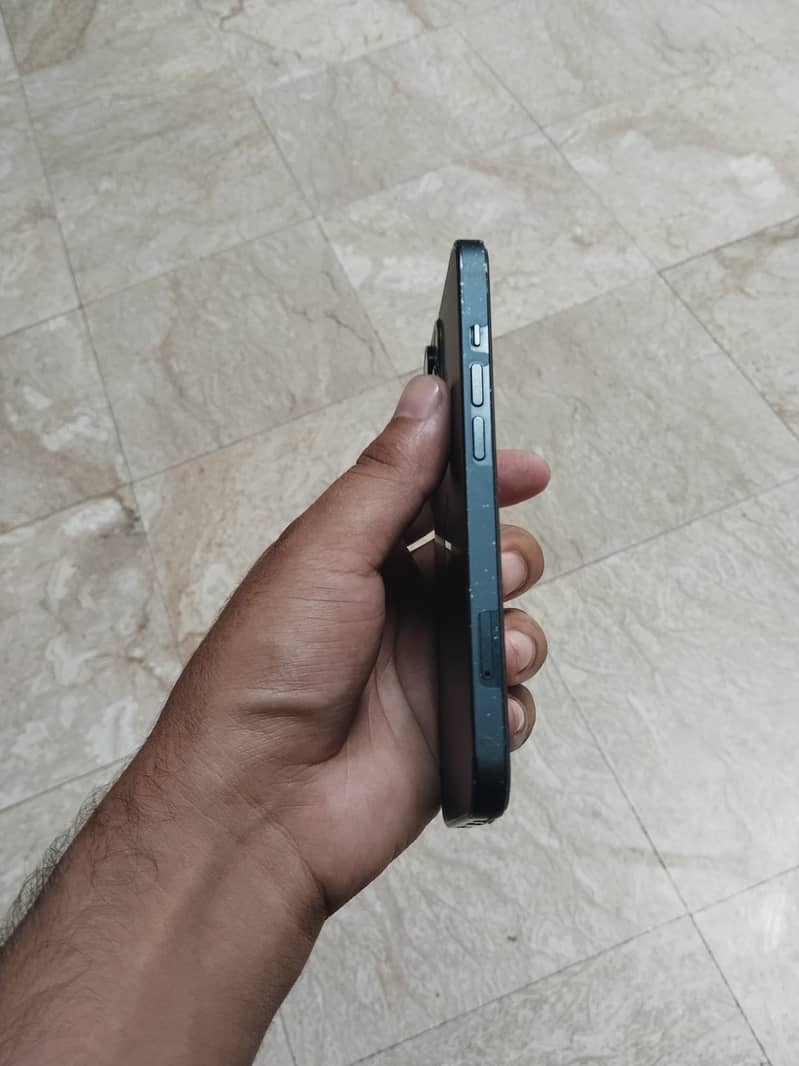 Apple iPhone 13 3