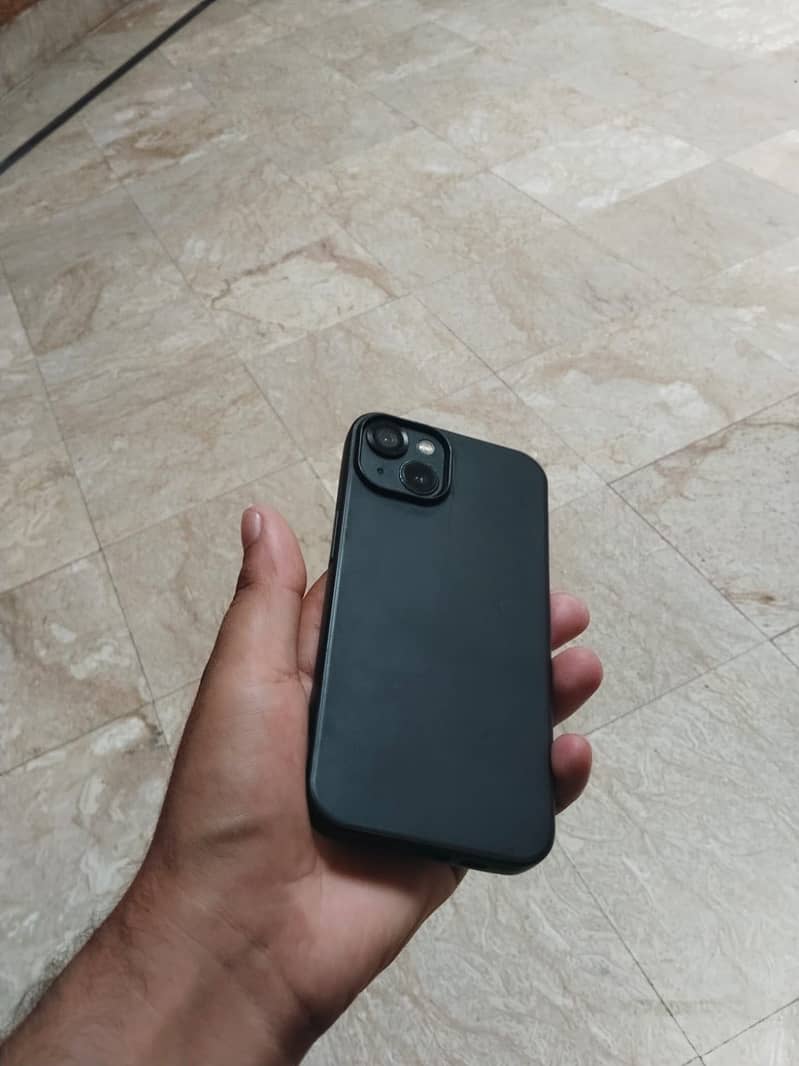 Apple iPhone 13 4