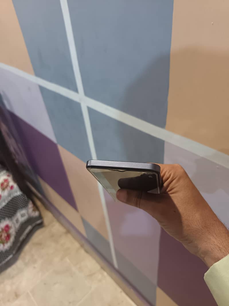 Realme Note 60 4