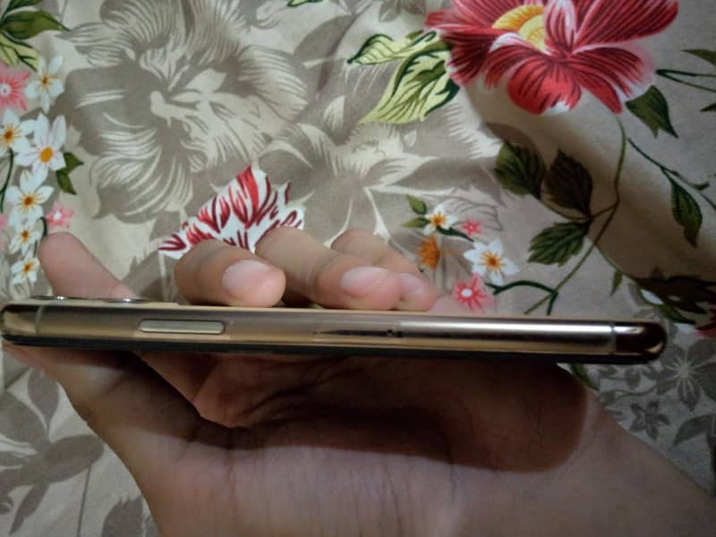 Apple iPhone 11 Pro 2