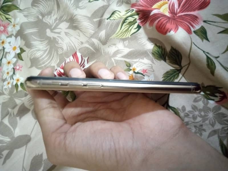 Apple iPhone 11 Pro 3