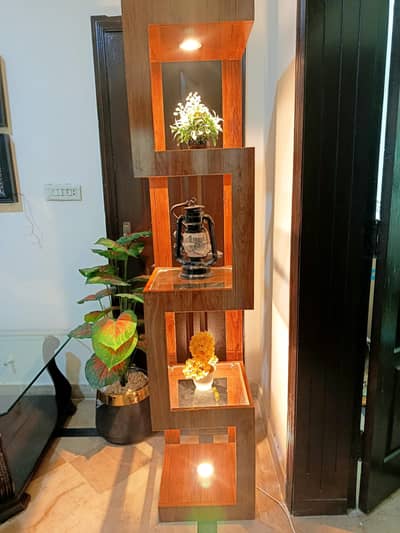 Elegant 4-Tier Corner Display Rack – Home Decor Shelf