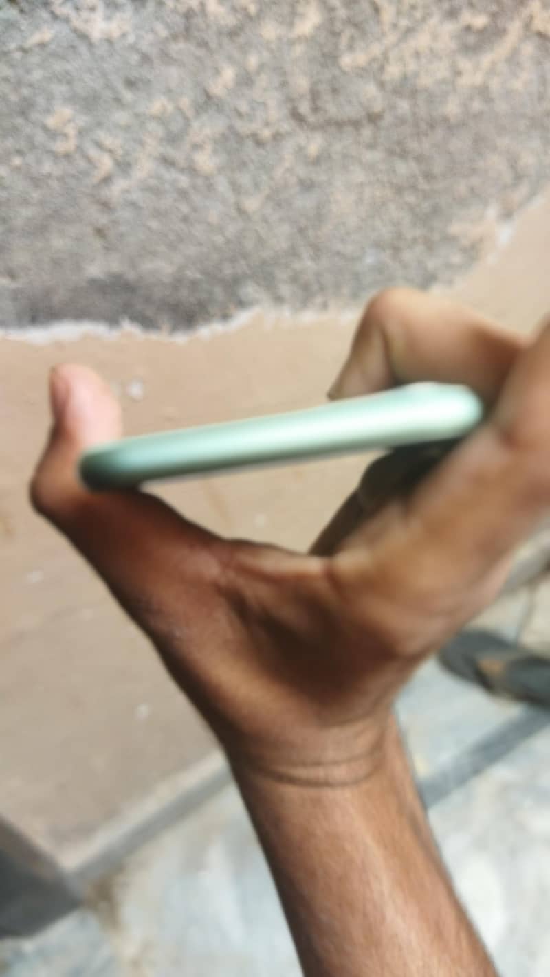 Apple iPhone 11 5