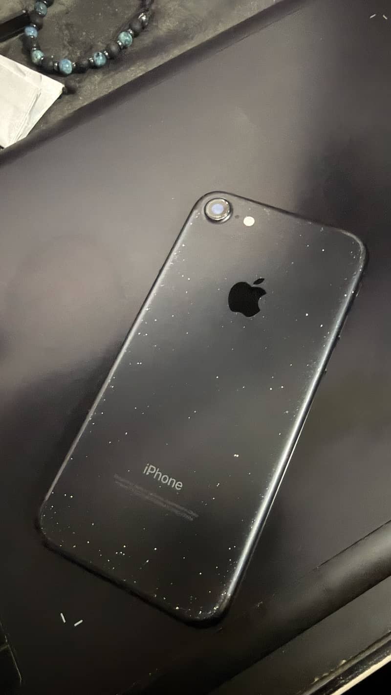 Apple iPhone 7 2