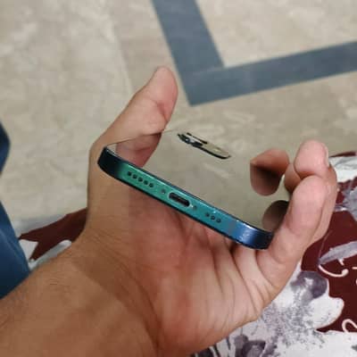 Apple iPhone 12