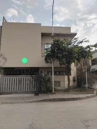 Umer Block 7 Marla Boulevard Corner House For Sale 50 Wide Road Proper Double Unit Front Open Life Time