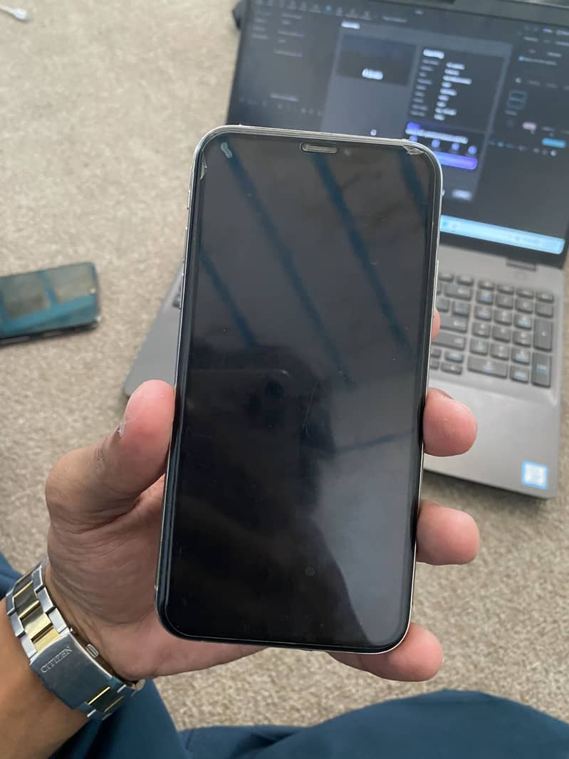 Apple iPhone XS 1