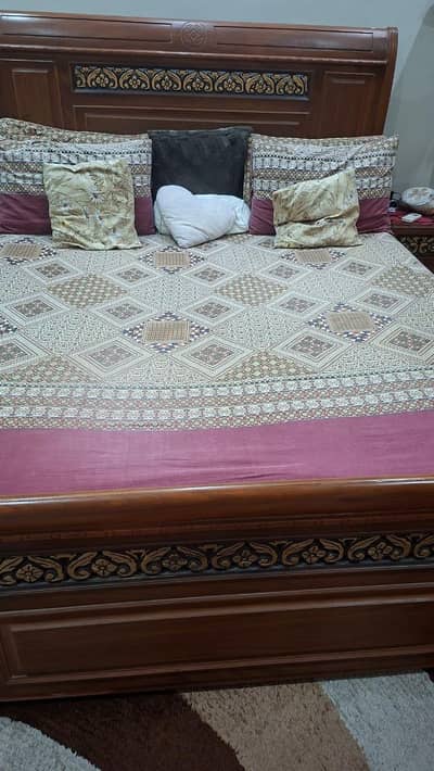 Bed set with dressing table n mattress