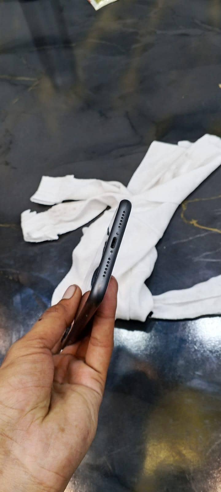 Apple iPhone 11 4