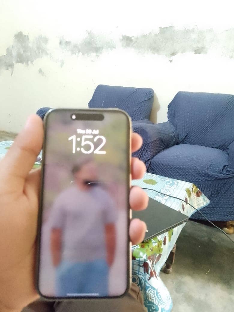 Apple iPhone 15 Pro 2