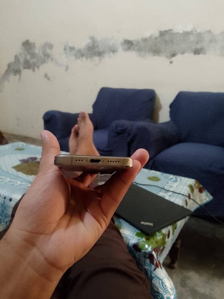 Apple iPhone 15 Pro 3