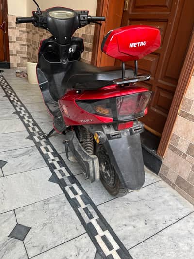 Metro thrill Scooty in new condition