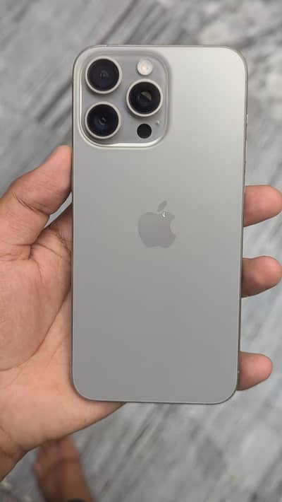 iPhone 15 Pro Max Icloud locked