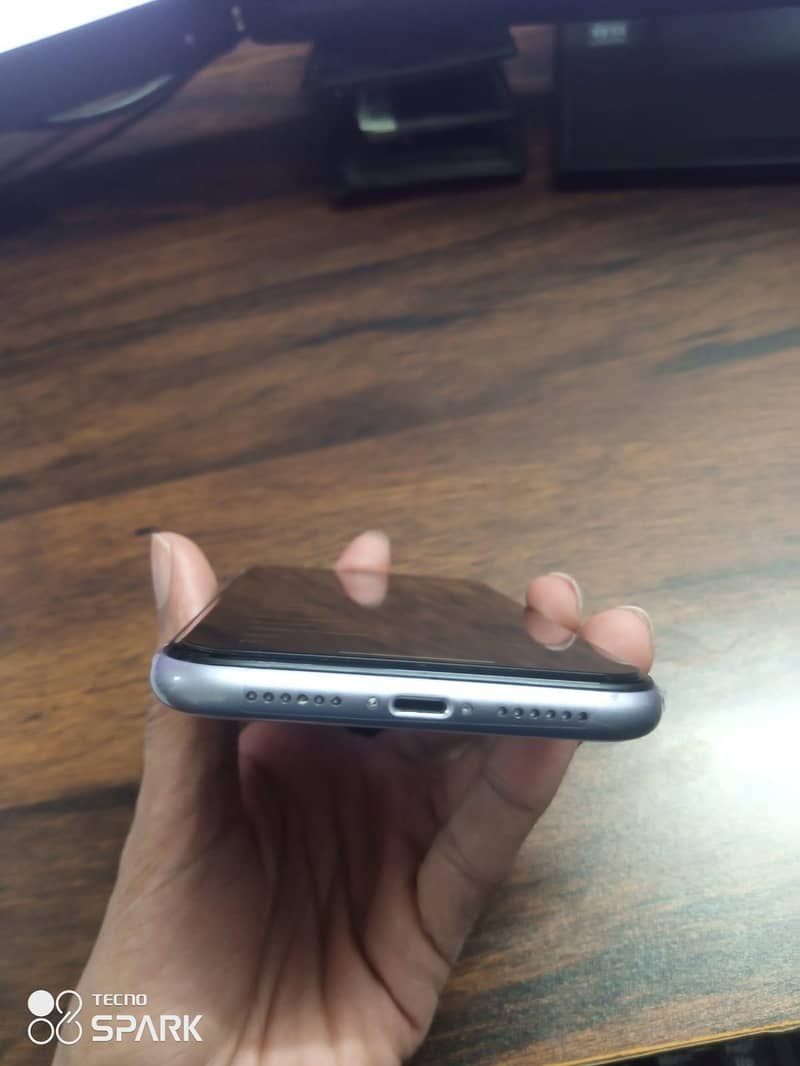 Apple iPhone 11 3